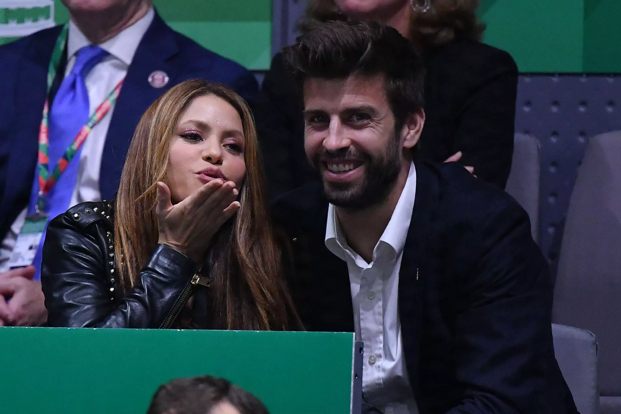 Shakira l-a uitat pe Pique și se iubește cu un fost star de la Real Madrid! | FOTO